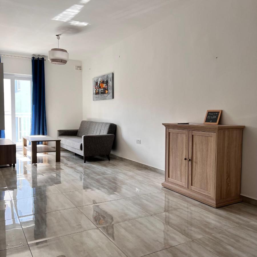F3 Room 3, Private Room Two Single Beds Shared Bathroom Msida Exteriör bild