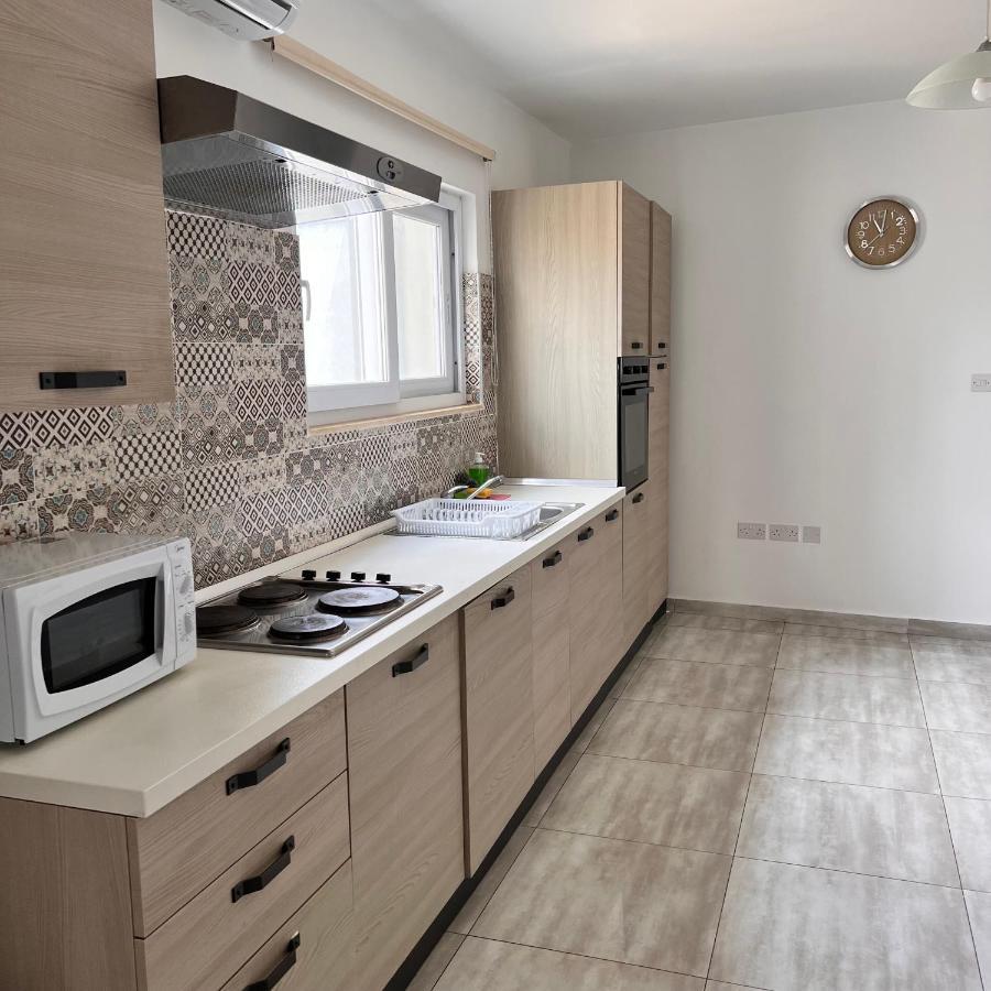 F3 Room 3, Private Room Two Single Beds Shared Bathroom Msida Exteriör bild